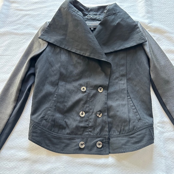 BCBG MaxAzria Cropped Blazer/Jacket, XS, Black - Picture 7 of 12